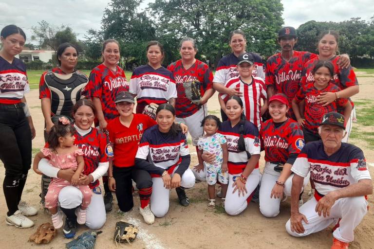 Rojas de Villa Unión pegan primero en final de Softbol Femenil Río Presidio