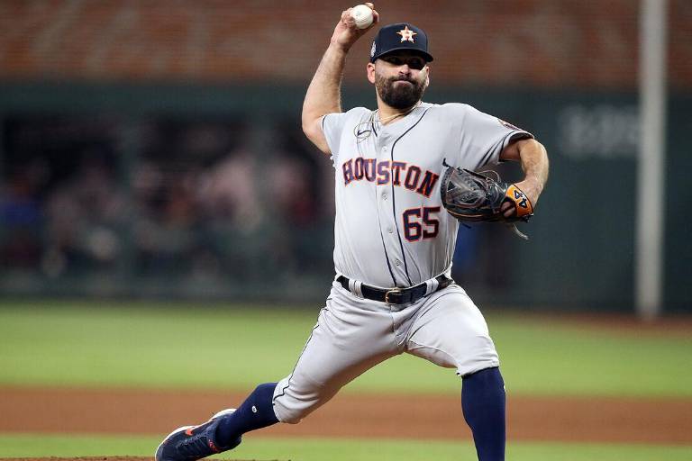 José Urquidy alcanza su octavo triunfo al maniatar a los Atléticos en Oakland