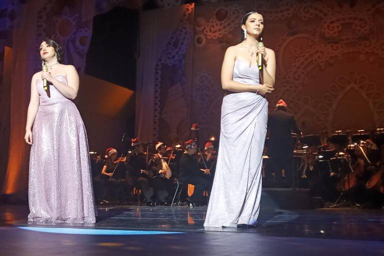 Viven culiacanenses la magia de la Navidad con música, canto y ballet