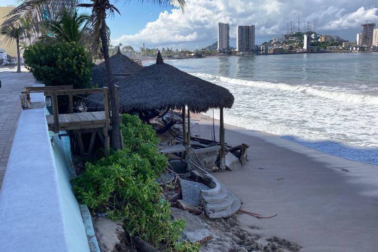 Proponen a Semarnat y Profepa revalorar palapas para evitar riesgos y más erosión en playas