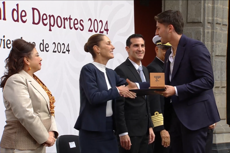 Mazatlecos Marco Verde y Radamés Hernández reciben Premio Nacional de Deportes 2024