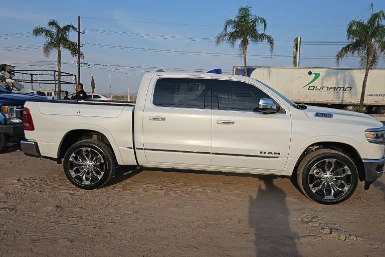 Recuperan camioneta tras operativo en Culiacán