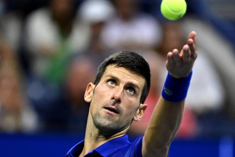 El sueño de hacer historia sobrevive: Djokovic vence a Zverev en cinco sets