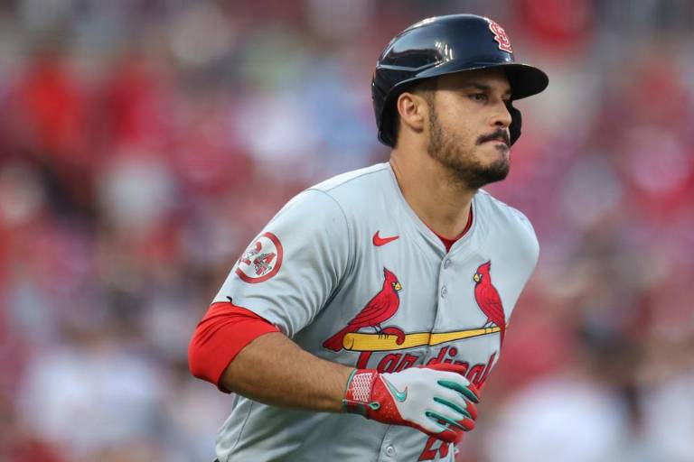 Nolan Arenado conecta jonrón y Cardenales iguala serie contra Rojos