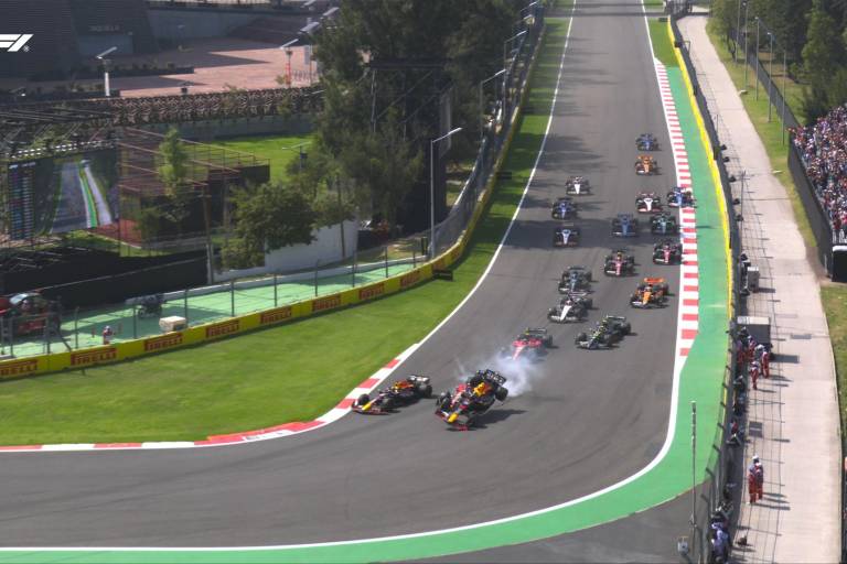 Checo Pérez queda fuera del GP de México en la primera vuelta