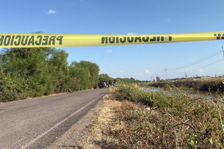 Hallan a dos hombres asesinados a orillas del Canal 7, en Culiacán