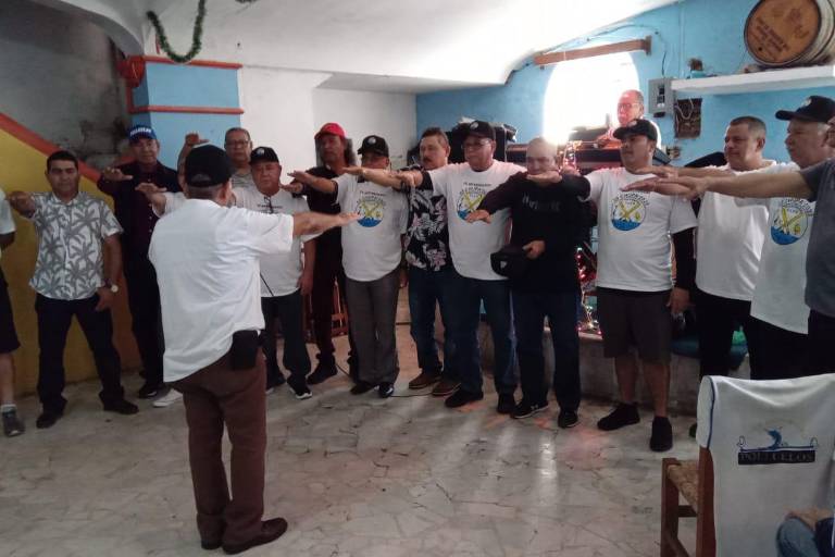 Eligen a Bernal Flores nuevo presidente de Club Polluelos