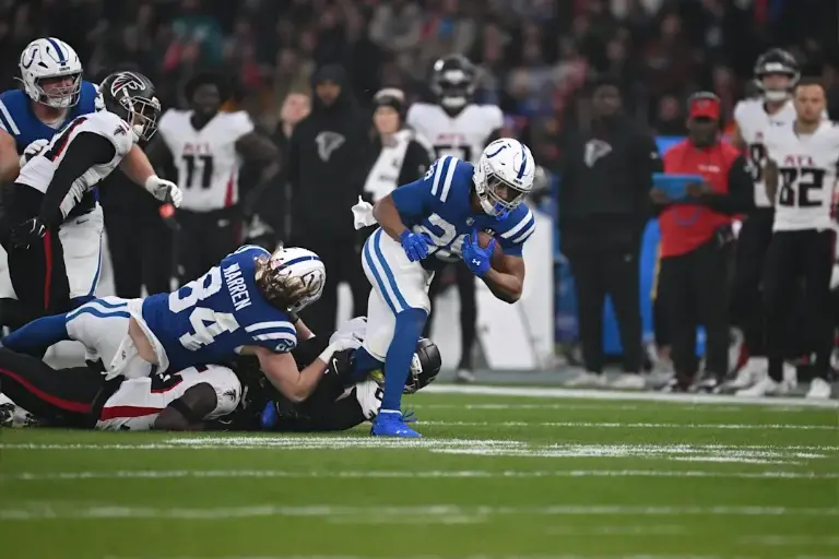 Colts vencen 31-25 a Falcons en tiempo extra, en Berlín