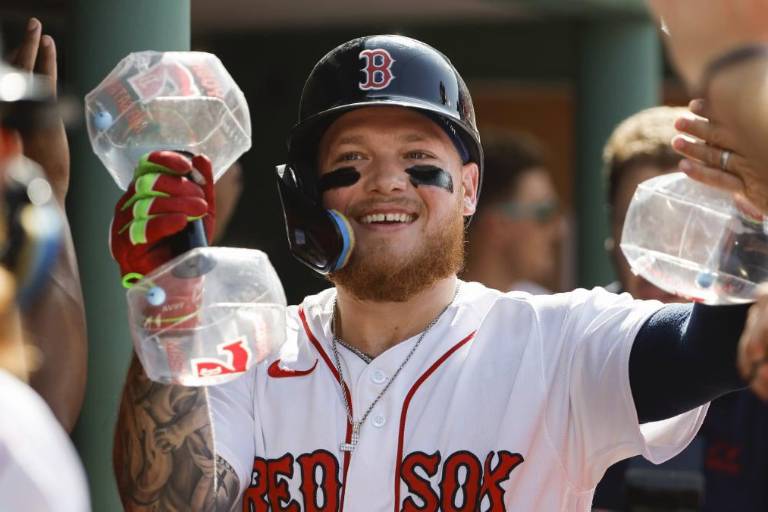 Verdugo da jonrón y Medias Rojas apabullan a Oakland