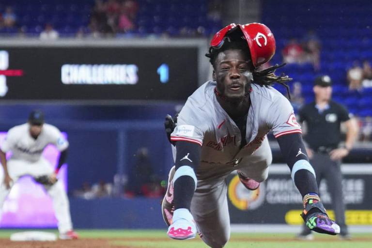 De la Cruz volvió a atormentar a Marlins y Rojos salieron airosos