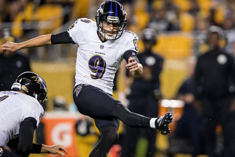 Justin Tucker, pateador de los Ravens, es acusado de comportamiento sexual inapropiado