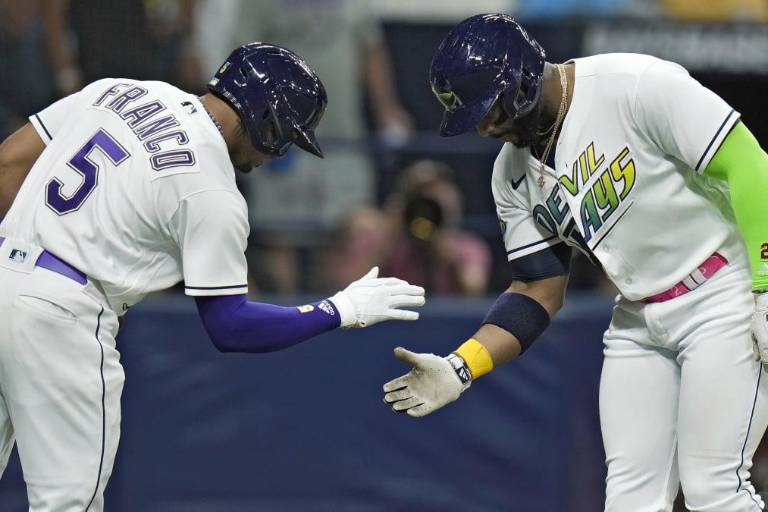 Yandy y Siri defienden el Tropicana contra los Dodgers