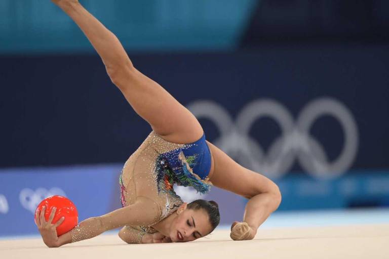 Israelí Linoy Ashram gana el concurso completo individual de gimnasia rítmica de Tokio 2020