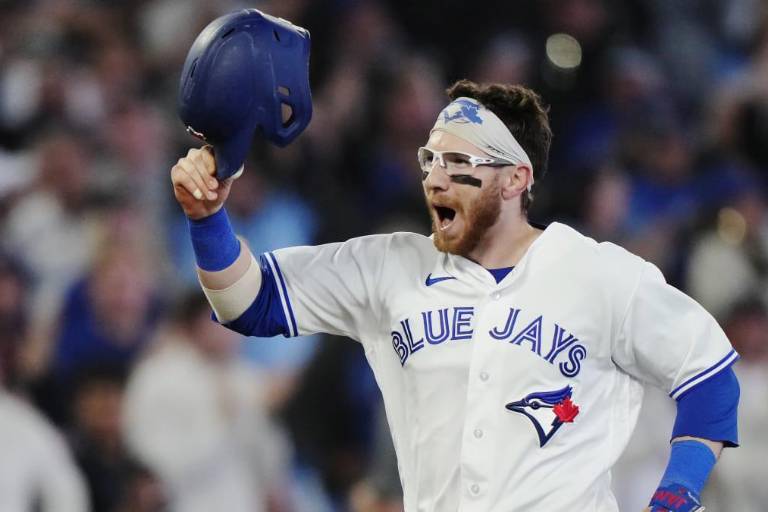 Azulejos dejan tendidos a Yanquis con HR de Jansen en la décima