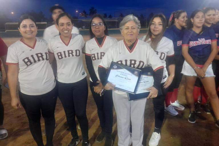 Se inaugura Liga de Softbol Femenil Nocturna Antonio Quintero Castañeda