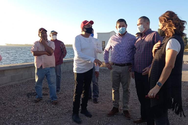 Rehabilitarán segunda etapa del malecón de Teacapán; fue el compromiso de Quirino en su visita al municipio