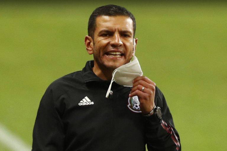 Sinaloense Jesús Angulo es considerado como titular para encuentro ante Brasil