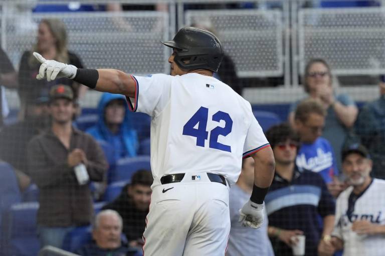 Avisaíl García pasa a la lista de lesionados de los Marlins