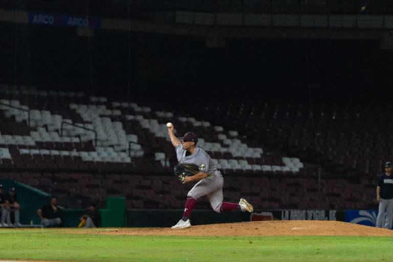 El pitcheo de Tomateros luce imponente en empate sin carreras ante Sultanes