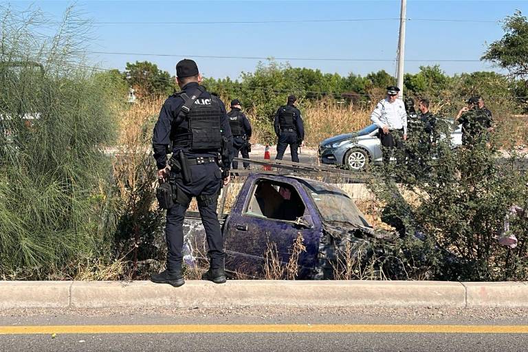 Reportan volcadura de camioneta de trabajo por La Costerita casi con Geovanny Zamudio; el chofer está grave