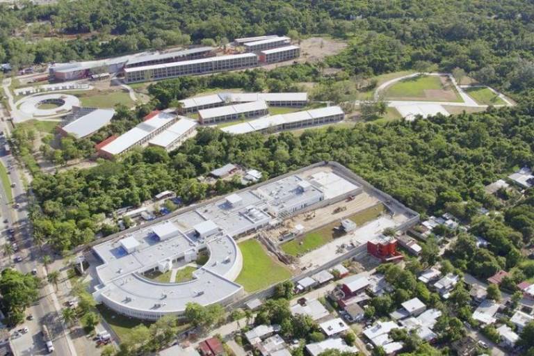 AMLO cuenta con seguridad ‘mínima’ de militares en Palenque, confirma Sheinbaum