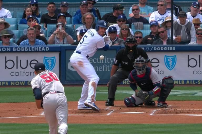 Freddie Freeman y Dodgers castigan otra vez a los Bravos