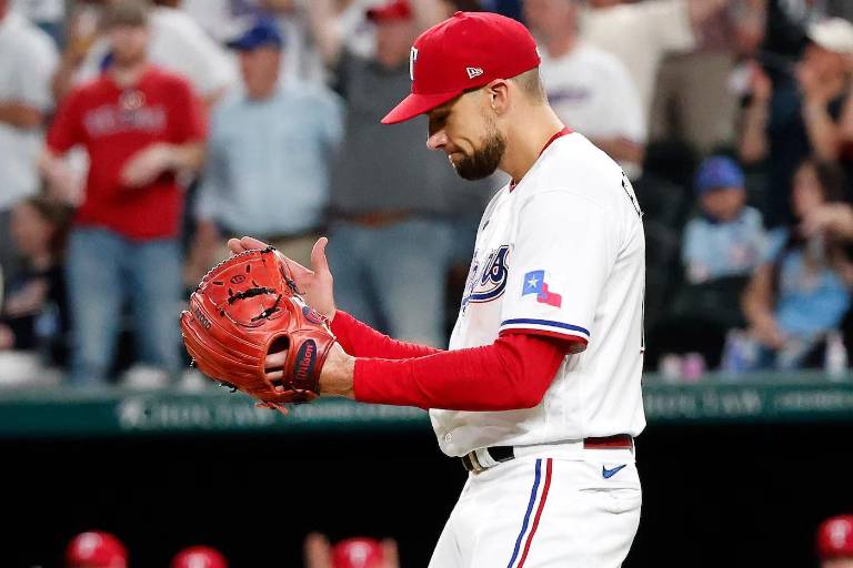Nathan Eovaldi podría incorporarse pronto a la rotación de Rangers