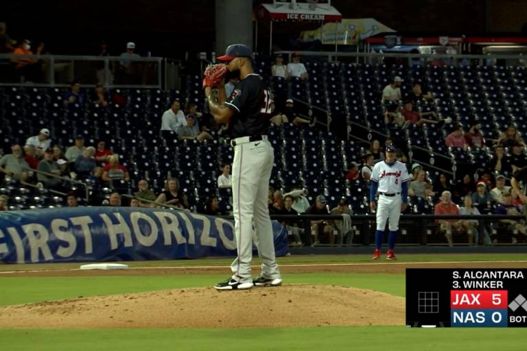 Alcántara no lanzará más este año; no sabe si tendrá que operarse