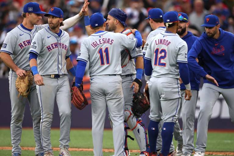 Mets reaccionan contra Filis en la novena y dividen Serie de Londres