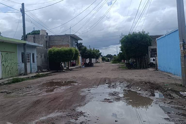 Zonas de Escuinapa pasan una noche sin electricidad