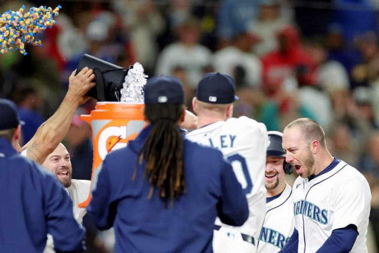 Marineros reviven en el noveno y vencen a Bravos con jonrón de Mitch Garver