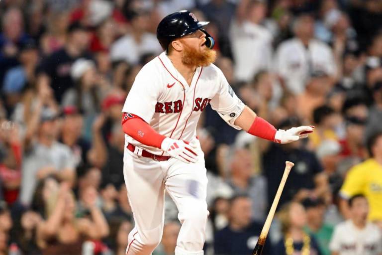 Turner y Yoshida lideran aplastante triunfo sobre Yanquis