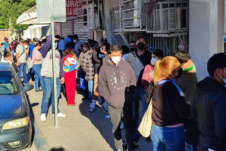 Imparable la ola de contagios de Covid-19 en Sinaloa; confirman 764 nuevos casos y sube a mil 990 pacientes activos