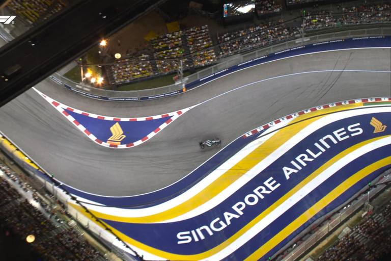 George Russell se lleva la pole en Singapur tras una Q3 vibrante bajo las luces de Marina Bay