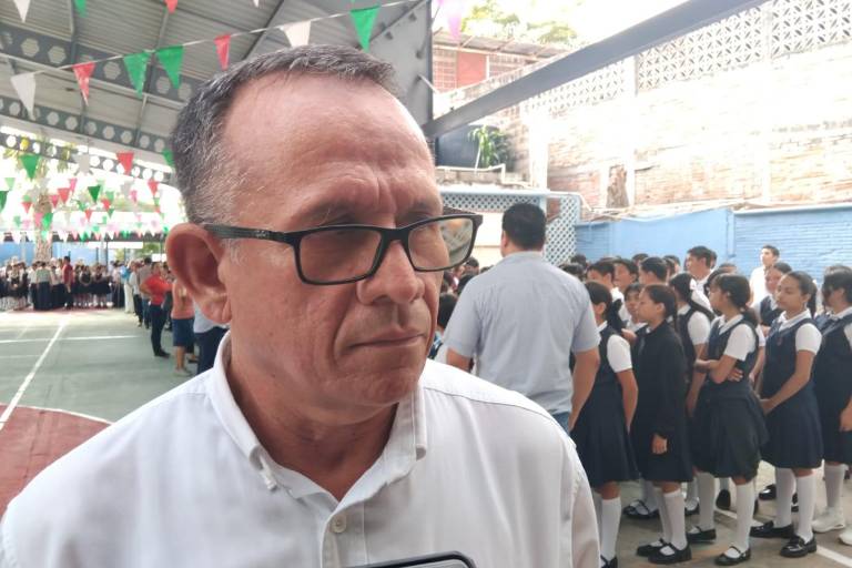 Buscará SEPyC abrir espacios en planteles escolares de Mazatlán para hijos de familias desplazadas