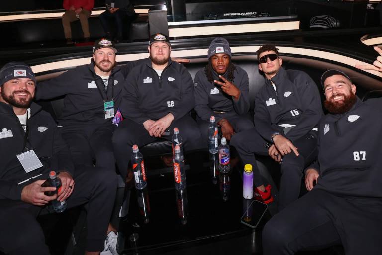 Los campeones Chiefs dicen quieren ser los villanos en el Super Bowl LVIII