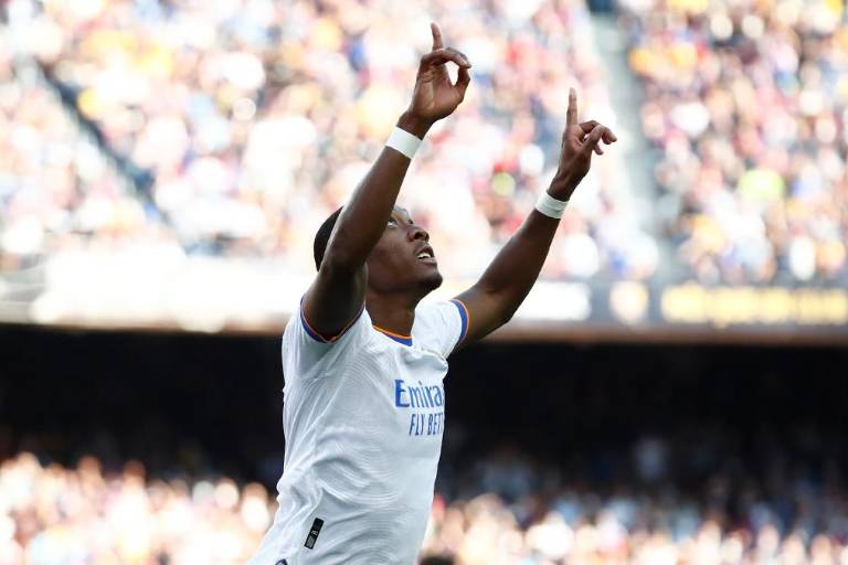 Real Madrid toma por asalto el Camp Nou y vence 2-1 al Barcelona en el Clásico