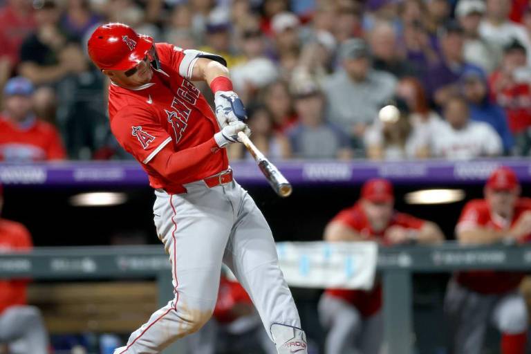 Mike Trout llega a 400 jonrones en Grandes Ligas y Angelinos salen del bache
