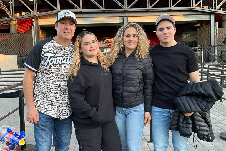 Disfruta la afición de una emocionante final de beisbol