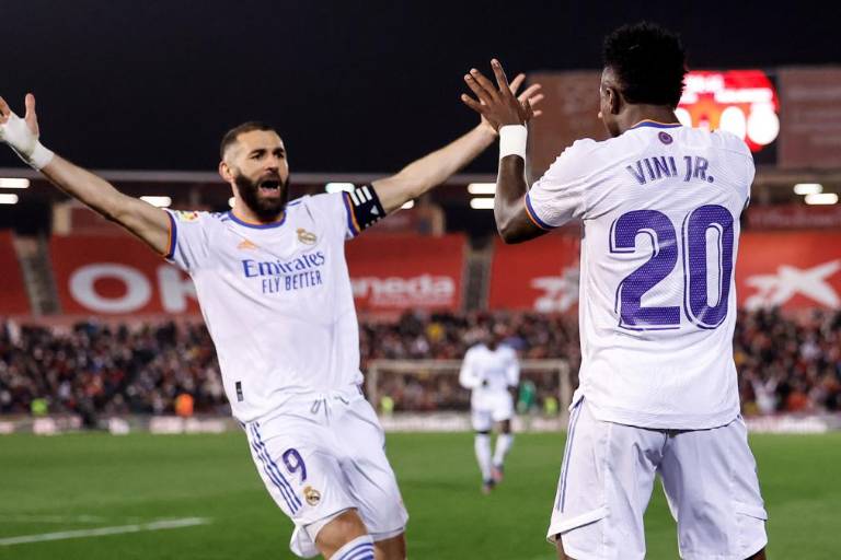 El Madrid ya saca 10 puntos en la cima, pero se lesionó Benzema previo al Clásico