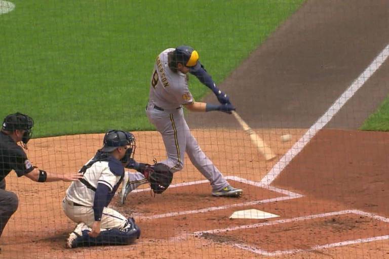 Luis Urías pega su primer jonrón de la campaña