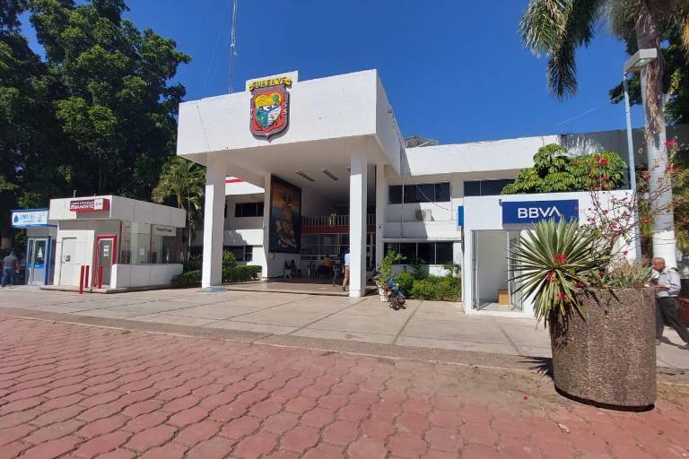 Con cuenta de gasto corriente en ceros y requerimiento de CFE recibe el Municipio el nuevo Alcalde de Guasave