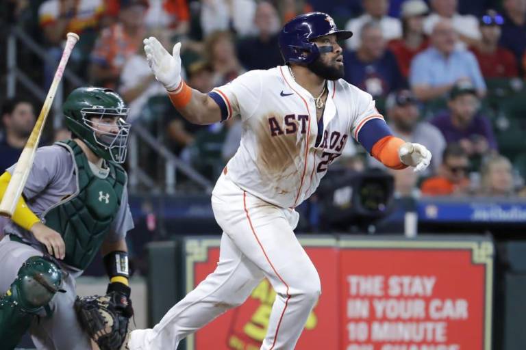 Astros sale del bache con ataque de cuatro carreras en la octava ante Atléticos