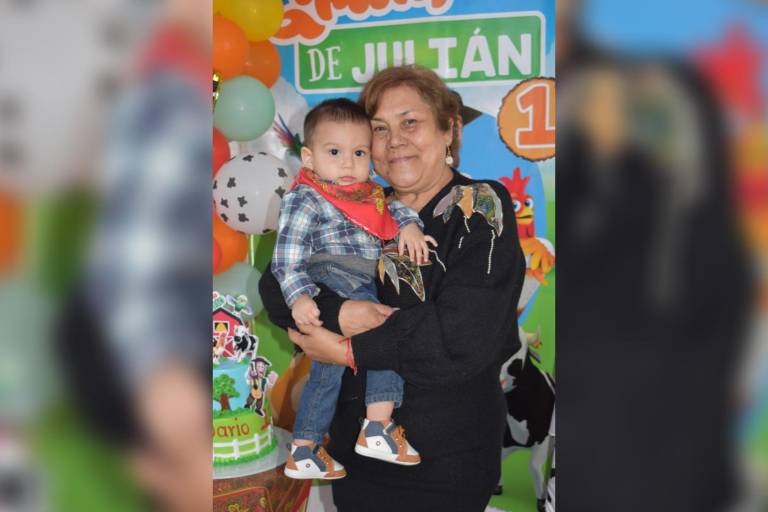 Julián Darío Delgado Gil festeja desde la granja