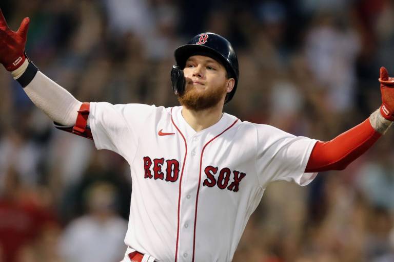 Mexicano Verdugo eleva a Medias Rojas con hit de oro