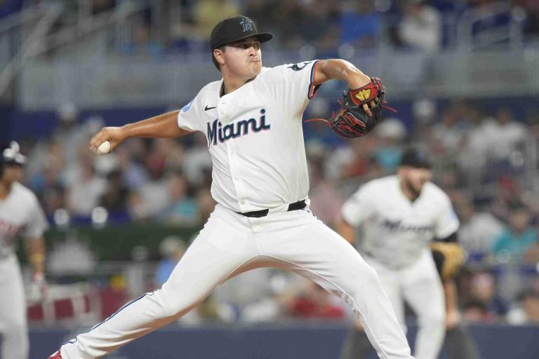 Ofensiva de Medias Rojas apoya a Crawford en victoria sobre Marlins y el mexicano Bellozo