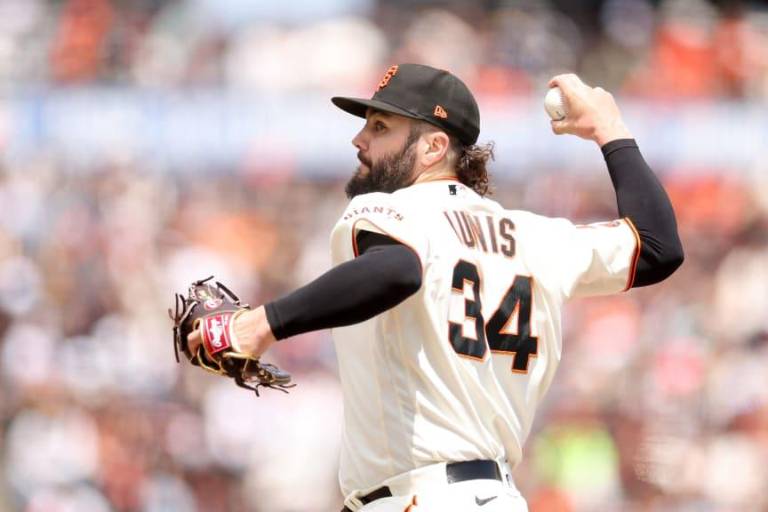 El derecho Jakob Junis llegó a un acuerdo con los Cerveceros