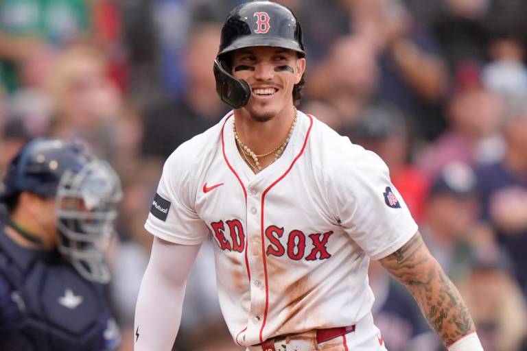 Jarren Durán y Boston acuerdan por un año con opción del club para el 2026