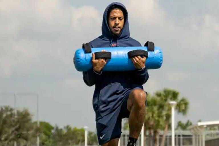 Medias Rojas evaluarán progreso de rehabilitación de Adalberto Mondesí