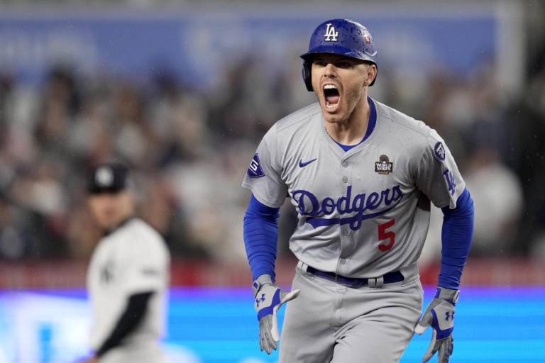 ¡Indetenible! Freeman pone nuevas marcas de jonrones en la Serie Mundial